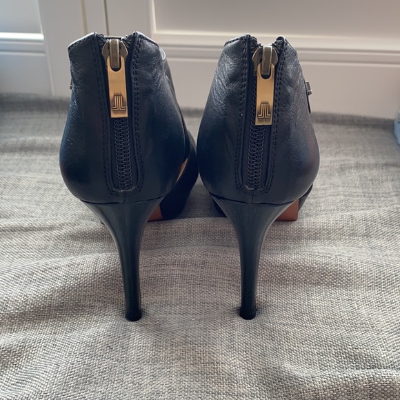 Lanvin en bleu black open toe heels with cutouts - Picture 7 of 9